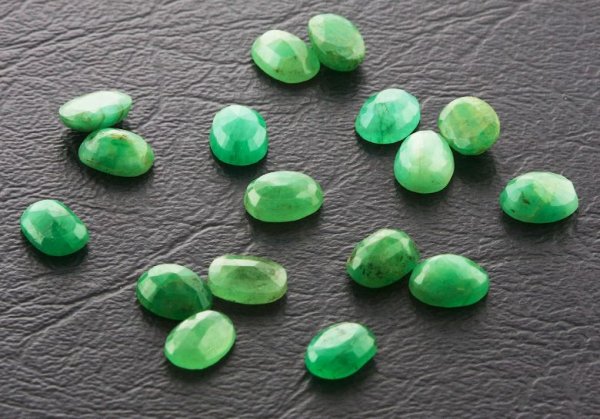 Emerald Parcel 17 Gemstones 20.38ctw DK352