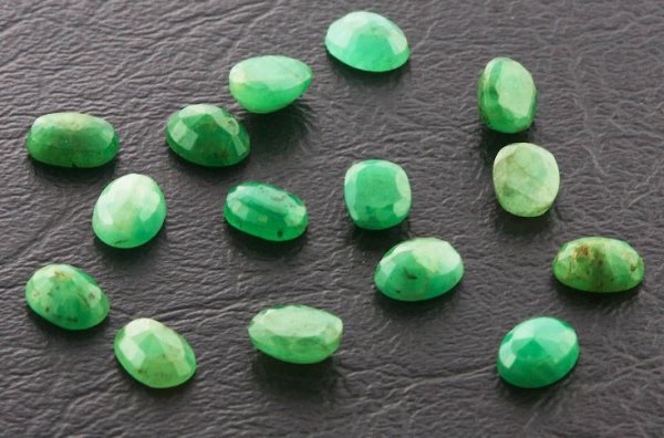 Emerald Parcel 15 Gemstones 20.54ctw DK363