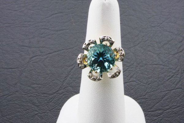 Ladies Aquamarine Diamond Ring 6.76ctw - DI73