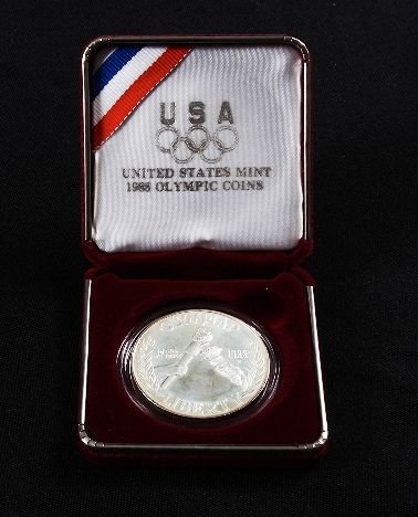 Olympic Silver Coin Mint 1988 Proof Set BD27: Olympic Silver Coin Mint 1988 Proof Set BD27 Excellent Condition Vintage Condition - As-Is Condition - Blake Thank you for viewing this auction. We appreciate your business. Thank you from Seized Asse