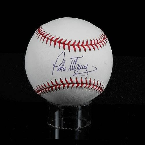 Pedro Martinez Autographed Baseball: Pedro Martinez Autographed Baseball Excellent Condition Thank you for viewing this auction. We appreciate your business. Thank you from Seized Assets Auctioneers.