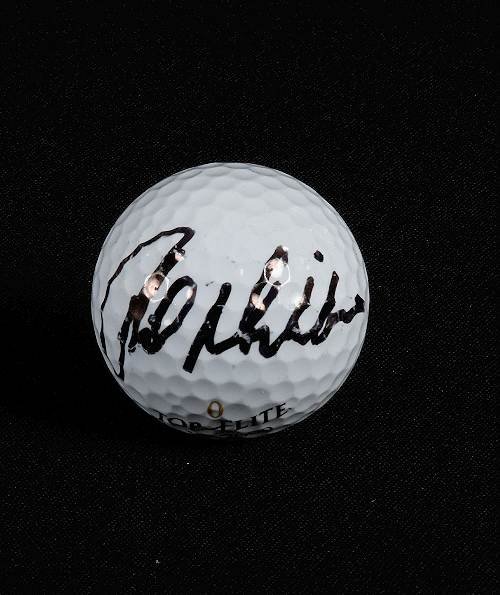 Phil Michelson Autographed Golf Ball: Phil Michelson Autographed Golf Ball - Excellent Condition - Thank you for viewing this auction. We appreciate your business. Check out our future auctions from Seized Assets Auctioneers.