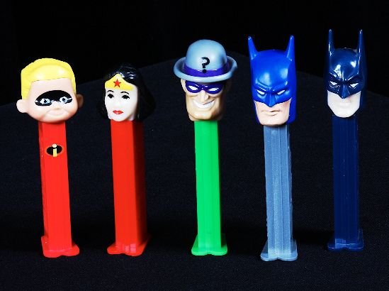 Lot of (5) Vintage Pez Dispensers - Super Heroes: Lot of (5) Vintage Pez Dispensers - Super Heroes - Excellent Used Condtion. Good paint, no cracks, working condition. - Thank you for bidding on this item and taking place in this auction. We apprecia