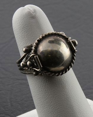 Sterling Silver Etched Designer Ring 6.95g SS18: Sterling Silver Etched Designer Ring 6.95g SS18 - Excellent Condition. 6.95 grams of sterling silver. - - Thank you for bidding on this awesome item. Check out all of our future auctions offered by Se