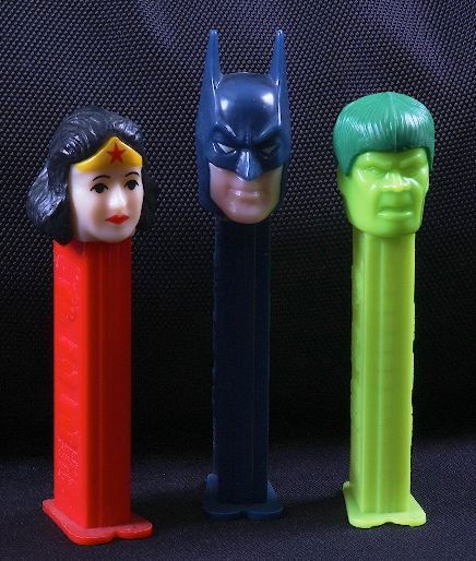 Super Heroes #22 - Lot of (3) Vintage Pez Dispense: Super Heroes #22 - Lot of (3) Vintage Pez Dispensers - Excellent Used Condtion. Good paint, no cracks, working condition. - Thank you for bidding on this lot. We appreciate your business. Be sure to c