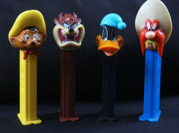 Looney Tunes #8 - Lot of (4) Vintage Pez Dispenser: Looney Tunes #8 - Lot of (4) Vintage Pez Dispensers - Excellent Used Condtion. Good paint, no cracks, working condition. - Thank you for bidding on this lot. We appreciate your business. Be sure to ch