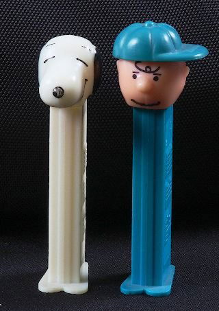 Charlie Brown & Snoopy #2 - Lot of (2) Vintage Pez: Charlie Brown & Snoopy #2 - Lot of (2) Vintage Pez Dispensers - Excellent Used Condtion. Good paint, no cracks, working condition. - Thank you for bidding on this lot. We appreciate your business. Be