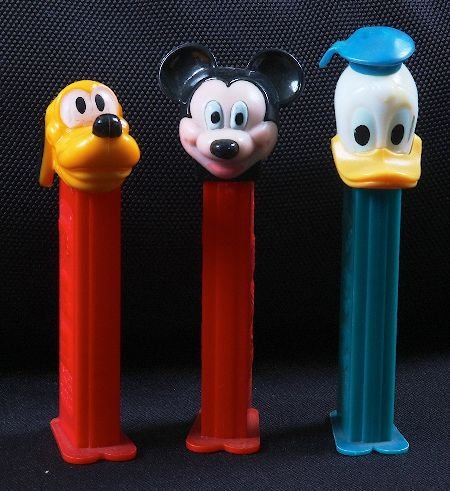 Mickey Mouse #5 - Lot of (3) Vintage Pez Dispenser: Mickey Mouse #5 - Lot of (3) Vintage Pez Dispensers - Excellent Used Condtion. Good paint, no cracks, working condition. - Thank you for bidding on this lot. We appreciate your business. Be sure to ch