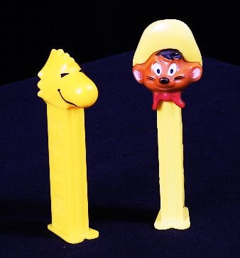 Lot of (2) Vintage Pez Dispensers - Speedy Gonzale: Lot of (2) Vintage Pez Dispensers - Speedy Gonzalez & Woodstock - Excellent Used Condtion. Good paint, no cracks, working condition. - Thank you for bidding on this item and taking place in this aucti
