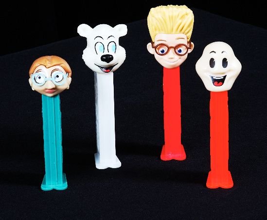 Lot of (4) Vintage Pez Dispensers - Misc.: Lot of (4) Vintage Pez Dispensers - Misc. - Excellent Used Condtion. Good paint, no cracks, working condition. - Thank you for bidding on this item and taking place in this auction. We appreciate your