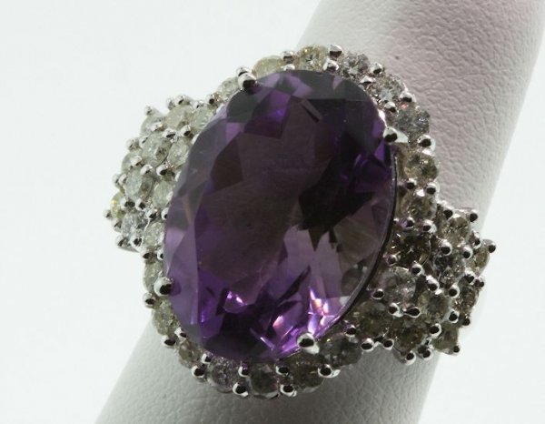Amethyst & Diamond Large Pendant 7.20 grams FJ76: Amethyst & Diamond Large Pendant 7.20 grams FJ76 - Great Condition - FJ - FULL LETTER OF AUTHENTICITY/APPRAISAL FROM GLA - HUGE STONES & GREAT DIAMONDS - - Thank you for bidding on this lot. We apprec