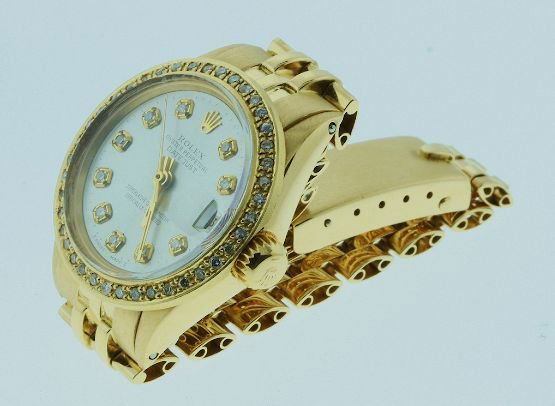 Ladies 18KT Rolex Two-Tone DateJust Watch W33: Ladies 18KT Rolex Two-Tone DateJust Watch W32 Full Letter - Great Condition - 1.00 ct diamonds, 66.20 gm, Full Appraisal Letter from AIG. Appraised at $22,100.00. - Thank you for viewing this auction.