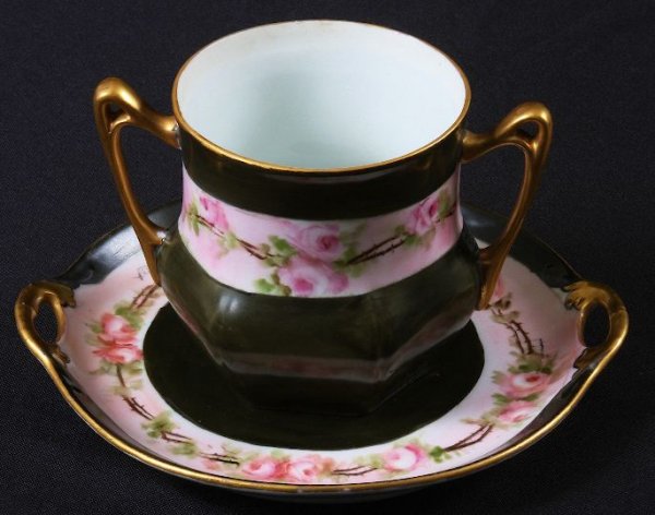 Noritake Nippon Hand Painted Condensed Milk Set: Noritake Nippon Hand Painted Condensed Milk Set - Great Vintage Condtion. 8A02KM. Two Piece Cup & Saucer, Good Weight, Nice! Mother of Pearl Handles. - Thank you for viewing this lot. Be sure to check