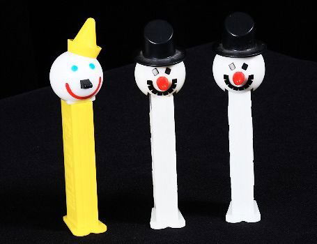 Lot of (3) Vintage Pez Dispensers - Jack in the Box: Lot of (3) Vintage Pez Dispensers - Jack in the Box - Excellent Used Condtion. Good paint, no cracks, working condition. - Thank you for bidding on this item and taking place in this auction. We appre