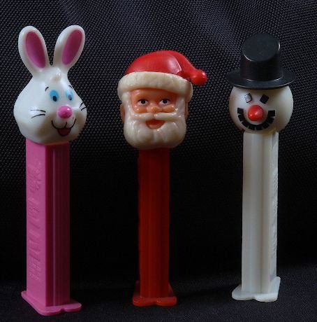 Happy Holidays #15 - Lot of (3) Vintage Pez Dispen: Happy Holidays #15 - Lot of (3) Vintage Pez Dispensers - Excellent Used Condtion. Good paint, no cracks, working condition. - Thank you for bidding on this lot. We appreciate your business. Be sure to
