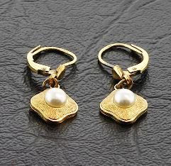 Victorian 10K Gold Dangle Germany Earrings: Victorian 10K Gold Dangle Germany Earrings - Nice Condition, Good Color and Detail. 3A15W7. - Thank you for viewing this lot. We have many great items for sale. Please check our future auctions and li