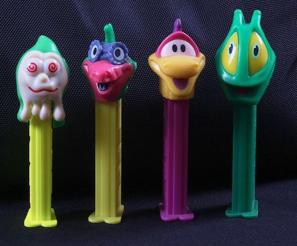 Monsters #9 - Lot of (4) Vintage Pez Dispensers: Monsters #9 - Lot of (4) Vintage Pez Dispensers - Excellent Used Condtion. Good paint, no cracks, working condition. - Thank you for bidding on this lot. We appreciate your business. Be sure to check