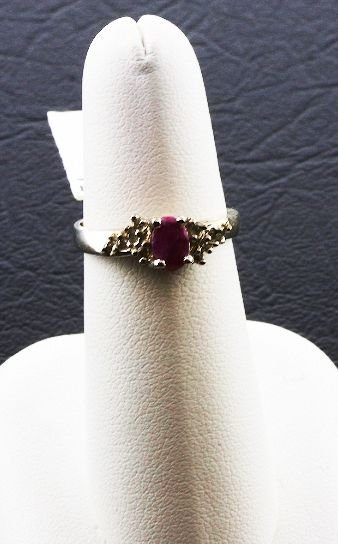 Ladies Diamond & Ruby Ring .68cts FJ29: Ladies Diamond & Ruby Ring .68cts FJ29 - As-Is Condition FJ 5W65KL - Thank you for viewing this auction. We appreciate your business. Check out our future auctions from Seized Assets Auctioneers.