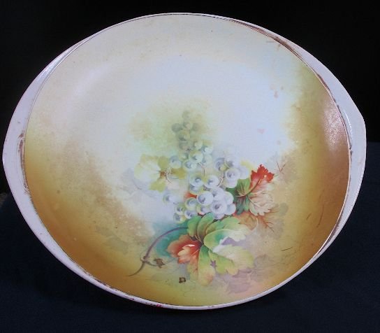 Vintage Large Platter / Plate Grapes & Leaves: Vintage Large Platter / Plate Grapes & Leaves - Pretty cool looking vintage platter. 5R61RS. No markings on back, but plate appears to be rather old. Still in strong condition and looks great. - Thank