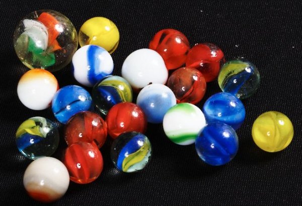 Vintage Glass Marbles (25) w/ Large Shooter Lot #6: Vintage Glass Marbles (25) w/ Large Shooter Lot #6 - As-Is Condition Vintage Condtion of machine-made glass marbles. Assorted colors and sizes. - Thank you for viewing this lot. We are always adding n