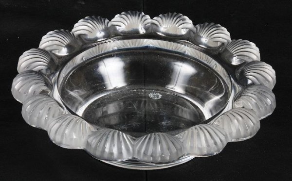Lalique Crystal Seashell Border Bowl: Lalique Crystal Seashell Border Bowl - Great Condition. AX43WR. Genuine Crystal. ArtDeco Lalique 8 Frosted Crystal bowl with seashell border. - Thank you for viewing this lot. We are always adding new