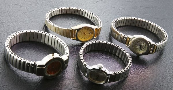 Vintage Ladies Mechanical Watch Lot #2: Vintage Ladies Mechanical Watch Lot #2 - Lot of (4) Vintage Ladies Mechanical Watches. (RT541) Brand names include Timex, Quatrz, Mudd & Watch-It. Watches have not been tested as to whether or not the