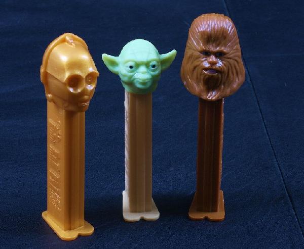 Star Wars #49 - Lot of (3) Vintage Pez Dispensers: Star Wars #49 - Lot of (3) Vintage Pez Dispensers - Excellent Vintage Used Condtion. Good paint, no cracks, working condition. - Thank you for viewing this lot. We are always adding new inventory and