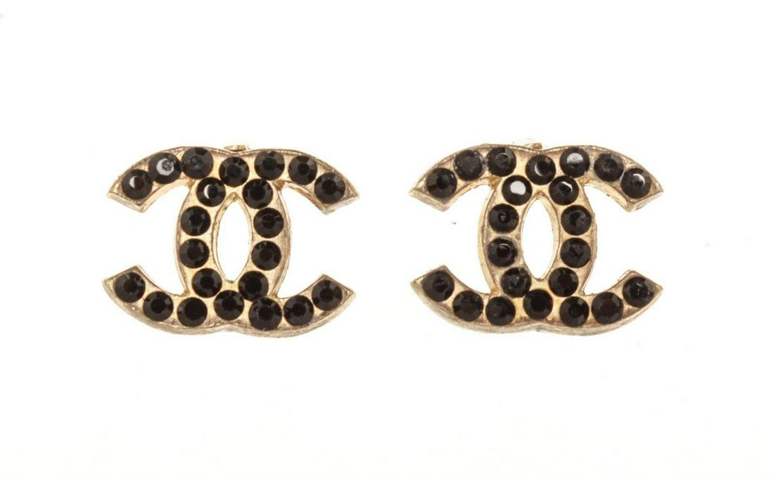 Chanel CC Black Earring: Chanel CC Black Earring. Chanel CC Black Earring with glod-tone hardware and CC turn-lock closure.