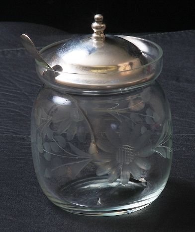 Antique Sterling & Etched Glass Jelly Jar with Spo: Antique Sterling & Etched Glass Jelly Jar with Spoon ED95 - Excellent Vintage Condition! NO73FX. Beautiful antique glass jelly jar featuring etched sunflowers and vines, with a sterling silver lid & s