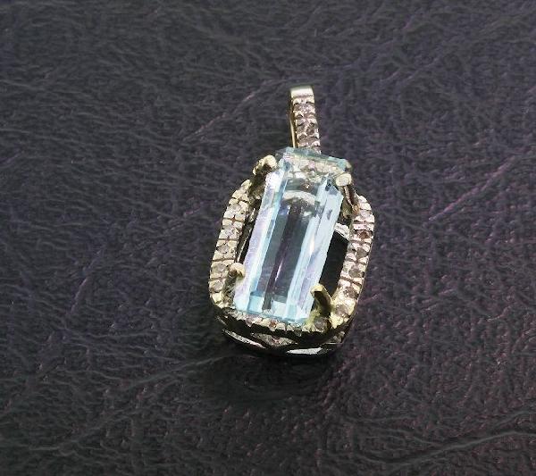 Aquamarine & Diamond Pendant 3.60 grams A305 FULL : Aquamarine & Diamond Pendant 3.60 grams A305 FULL APPRAISAL - Excellent Condition. Aquamarine 2.70ct. & Diamond .11ctw. Comes will FULL LETTER from AIG. See Scan. Valued at $2,300.00. - Thank you for 