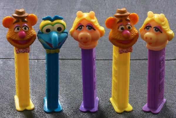 Muppets #37 - Lot of (5) Vintage Pez Dispensers: Muppets #37 - Lot of (5) Vintage Pez Dispensers - Excellent Vintage Used Condtion. Good paint, no cracks, working condition. - Thank you for viewing this lot. We are always adding new inventory and ne