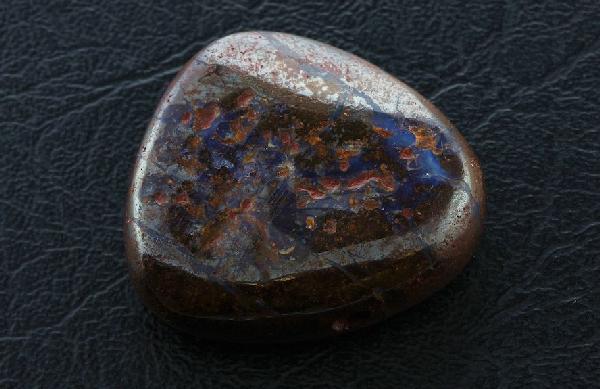 Natural Boulder Opal BO30 107.94 ct.: Natural Boulder Opal BO30 107.94 ct. - Natural Boulder Opal - Beautiful stone. 107.94 ct. - Thank you for viewing this lot. We are always adding new inventory and new auctions, so check back often. We