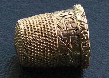 Antique 14K Gold Thimble Ketcham McDougall MK Engra: Antique 14K Gold Thimble Ketcham Mcdougall MK Engraved - Great Thimble (Beth #17) ED711DD. Nice condion, great design. Nice! - Thank you for viewing this lot. We are always adding new inventory and ne