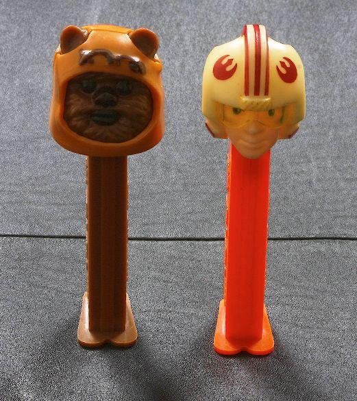 Star Wars #30 - Lot of (2) Vintage Pez Dispensers: Star Wars #30 - Lot of (2) Vintage Pez Dispensers - Excellent Vintage Used Condtion. Good paint, no cracks, working condition. - Thank you for viewing this lot. We are always adding new inventory and