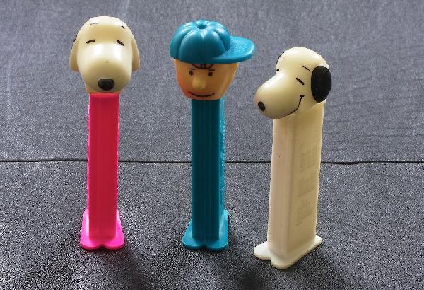 Peanuts #28 - Lot of (3) Vintage Pez Dispensers: Peanuts #28 - Lot of (3) Vintage Pez Dispensers - Excellent Vintage Used Condtion. Good paint, no cracks, working condition. - Thank you for viewing this lot. We are always adding new inventory and ne