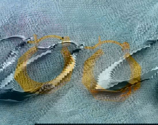 14K Gold Earrings 1.7 grams GD28: 14K Gold Earrings 1.7 grams GD28 - Excellent Condition! 14K Gold. - Thank you for viewing this lot. We are always adding new inventory and new auctions, so check back often. We appreciate your busines