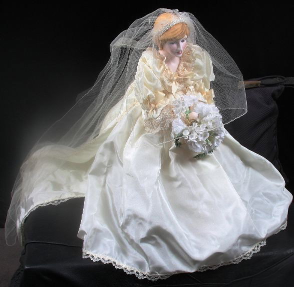 Royal Doulton Princess Diana Heirloom Doll w/ Stan: Royal Doulton Princess Diana Heirloom Doll w/ Stand NS19 - Excellent Condition! SALKA. Vintage Roual Doulton Nisbet Heirloom Doll made in 1983 in Winscombe, England - Princess Diana on her wedding day