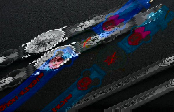 Lot (2) Mickey & Minnie Mouse Disney Watches #15: Lot (2) Mickey & Minnie Mouse Disney Watches #15 - Excellent Working Condition. No scrapes, scratches etc. Great gift idea! - Thank you for viewing this lot. We are always adding new inventory and new