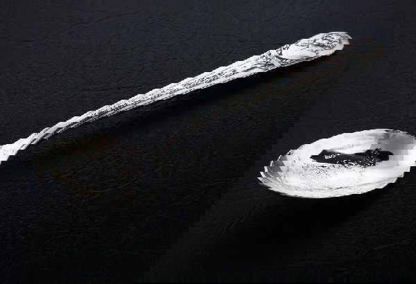 Thomas Jefferson Collectible Silver Presidential Spoon: Thomas Jefferson Collectible Silver Presidential Spoon - Amazing detail 5A019W. Etching on scoop" shows historical date or event. Top of the handle depicts detailed likeness of the President and the P