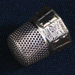 Antique 10K Gold Thimble 3 grams Ex Cond: Antique 10K Gold Thimble 3 grams Ex Cond Excellent Condition - 6A55AG ED Lot - Thank you for viewing this lot. We are always adding new inventory and new auctions, so check back often. We appreciate y