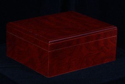 Mio Elite Deluxe Cigar Humidor. 7: Mio Elite Deluxe Cigar Humidor. 7 Excellent Condition! Mio Elite Deluxe Cigar Humidor. Includes Humidor, Hygrometer & Humidification System. Thank you for viewing this lot. We are always adding new in