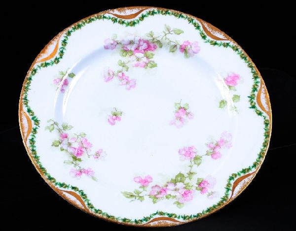 Antique Limoges Haviland Hand Painted Plate ED103: Antique Limoges Haviland Hand Painted Plate ED103 Excellent Vintage Condition! SO12ST. Antique Limoges hand-painted plate featuring beautiful pink flowers and leaves, bordered with green flowers and g