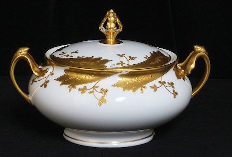 Limoges Cookie Jar - Lots of Gold - Marked ED228: "Limoges Cookie Jar - Lots of Gold - Marked ED228 Excellent Vintage Condition! ST38MF. This is one truly gorgeous cookie jar. It is all gold and white, and the gold is in impecable condition. Hand pai