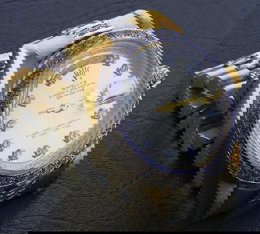 Gents Rolex 18KT Gold Super President Style DayDate Wri: Gents Rolex 18KT Gold Super President Style DayDate Wristwatch A254 FULL APPRAISAL - AMAZING WATCH. Excellent Condition. Diamond 3.00ct. Weighs 142.89 grams! Comes will FULL LETTER from AIG. See Scan.