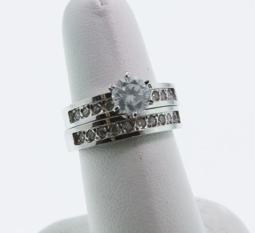 14KT White Gold Diamond Wedding Set 1.52ct A1572: "14KT White Gold Diamond Wedding Set 1.52ct A1572. Excellent Condition! One ladies polished, stamped and electronically tested solid 14K white gold wedding set. Ring mounted with a genuine diamond cen