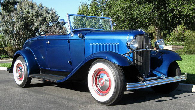 1932 Ford Full Fendered Sport Roadster: 1932 Ford Full Fendered Sport Roadster! Custom Westcott body with RUMBLE SEAT!! Beautiful blue color with tan leather interior! '32 Ford frame! 351 Windsor V8 engine! C-6 automatic transmission with c