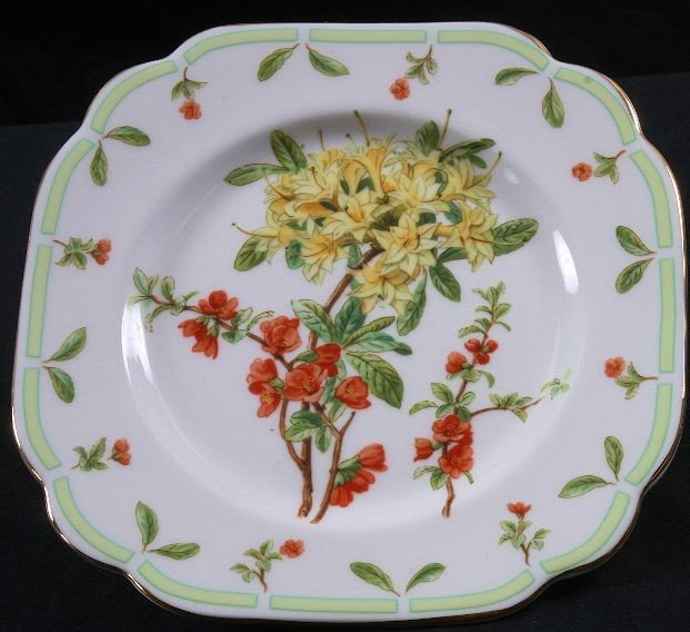 Royal Albert - Royal Doulton Botanical Teas Plate: "Royal Albert - Royal Doulton Botanical Teas Plate - New condition, original box. Botanical teas, Rhododendron plate. Bone China. FL01RT. - Thank you for viewing this lot. We are always adding new inv