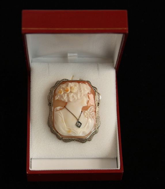 14k Antique Art Deco Habille Carved Cameo ED549: "14k Antique Art Deco Habille Carved Cameo ED549. Excellent Vintage Condition! KJ851NA. This is a gorgeous shell cameo pin pendant from 1899-1920. It is valued at over $1500.00. It depicts a gorgeous 