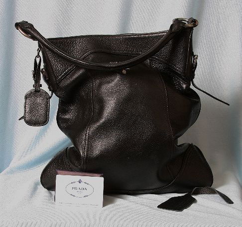 Gorgeous Black Prada Hobo Handbag. ED427: "Gorgeous Black Prada Hobo Handbag. ED427. Excellent Condition! KP262WX. Almost new! Great- very gently used condition. Black leather Prada purse with dust bag. Retails for $1,700.00. 14.5" x 13", and