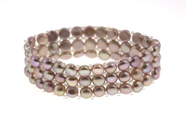 6.5" Cultured Mountbatten Pink Pearl Bracelet PS41: "6.5" Cultured Mountbatten Pink Pearl Bracelet PS41. Excellent Condition!. BH3TF. One approx. 6.5" mountbatten pink colored cultured pearl bracelet. Stretches for adjusting to different sizes of wrist